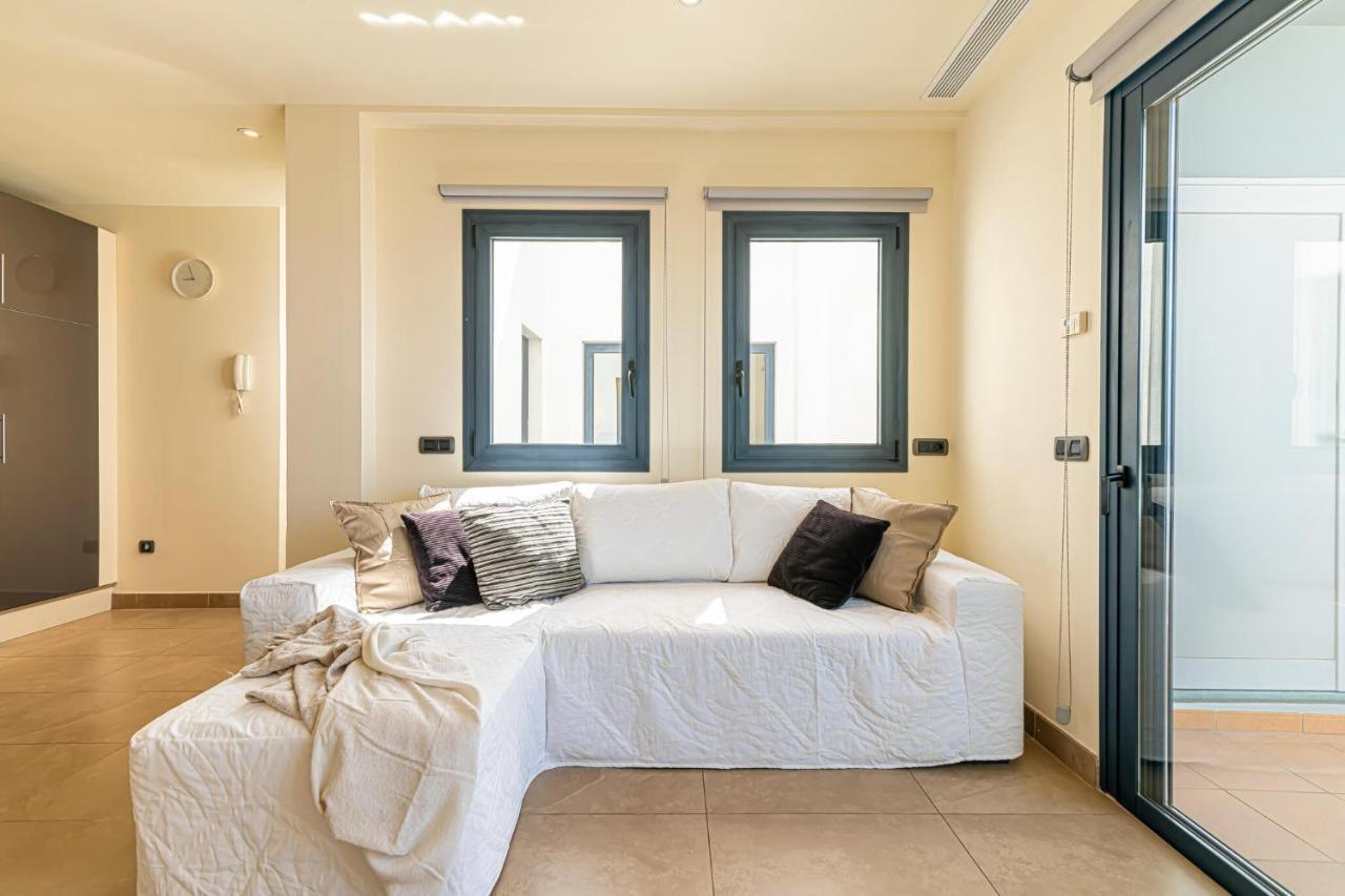 Luxury Holidays Suites, Playa De Los Cristianos Los Cristianos  Exterior foto