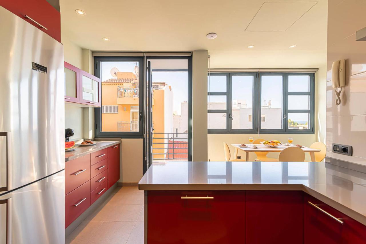 Luxury Holidays Suites, Playa De Los Cristianos Los Cristianos  Exterior foto