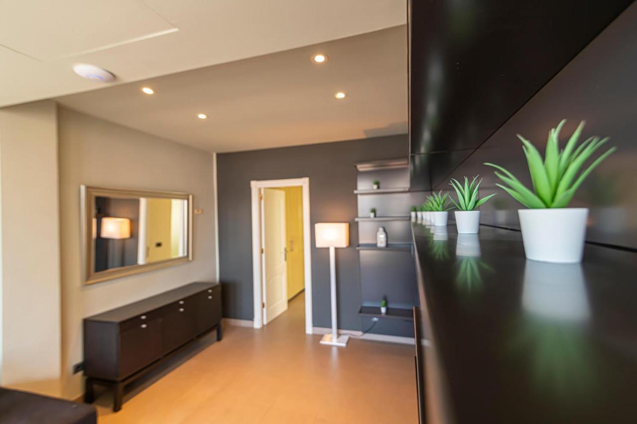 Luxury Holidays Suites, Playa De Los Cristianos Los Cristianos  Exterior foto