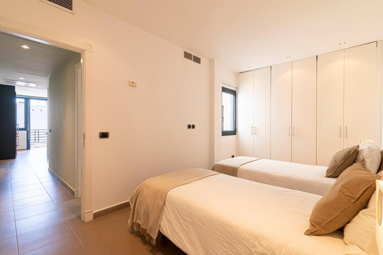 Luxury Holidays Suites, Playa De Los Cristianos Los Cristianos  Exterior foto