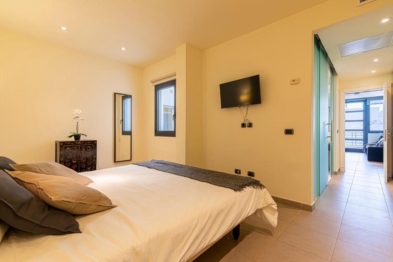 Luxury Holidays Suites, Playa De Los Cristianos Los Cristianos  Exterior foto